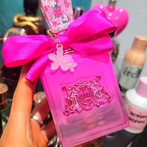 Juicy Couture petals please
